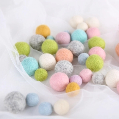 小羊毛球圣诞树装饰搭配 羊毛毡球球2cm3cm 花盒花束材料