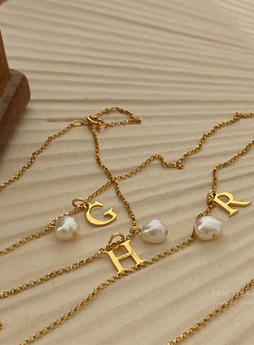 字母天然珍珠吊坠项链高级复古