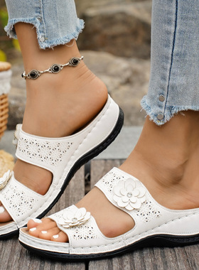 Slope heel thick soled slippers, beach shoes, fashion shoes