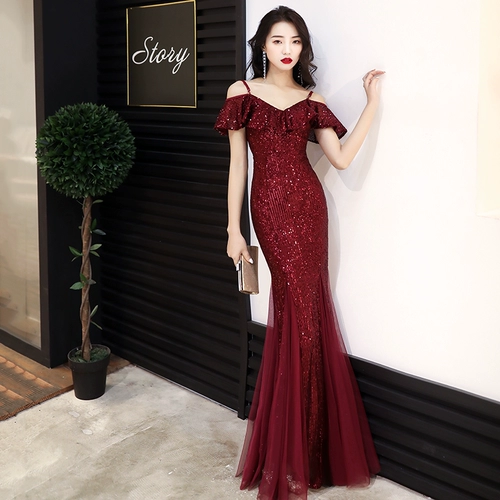 Летнее бордовое вечернее платье, цветная юбка, крой «рыбий хвост», премиум класс, городской стиль, открытые плечи