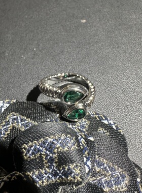 黄铜2026新款小众设计感爱心绿色开口可调节戒指环轻奢高级感手饰