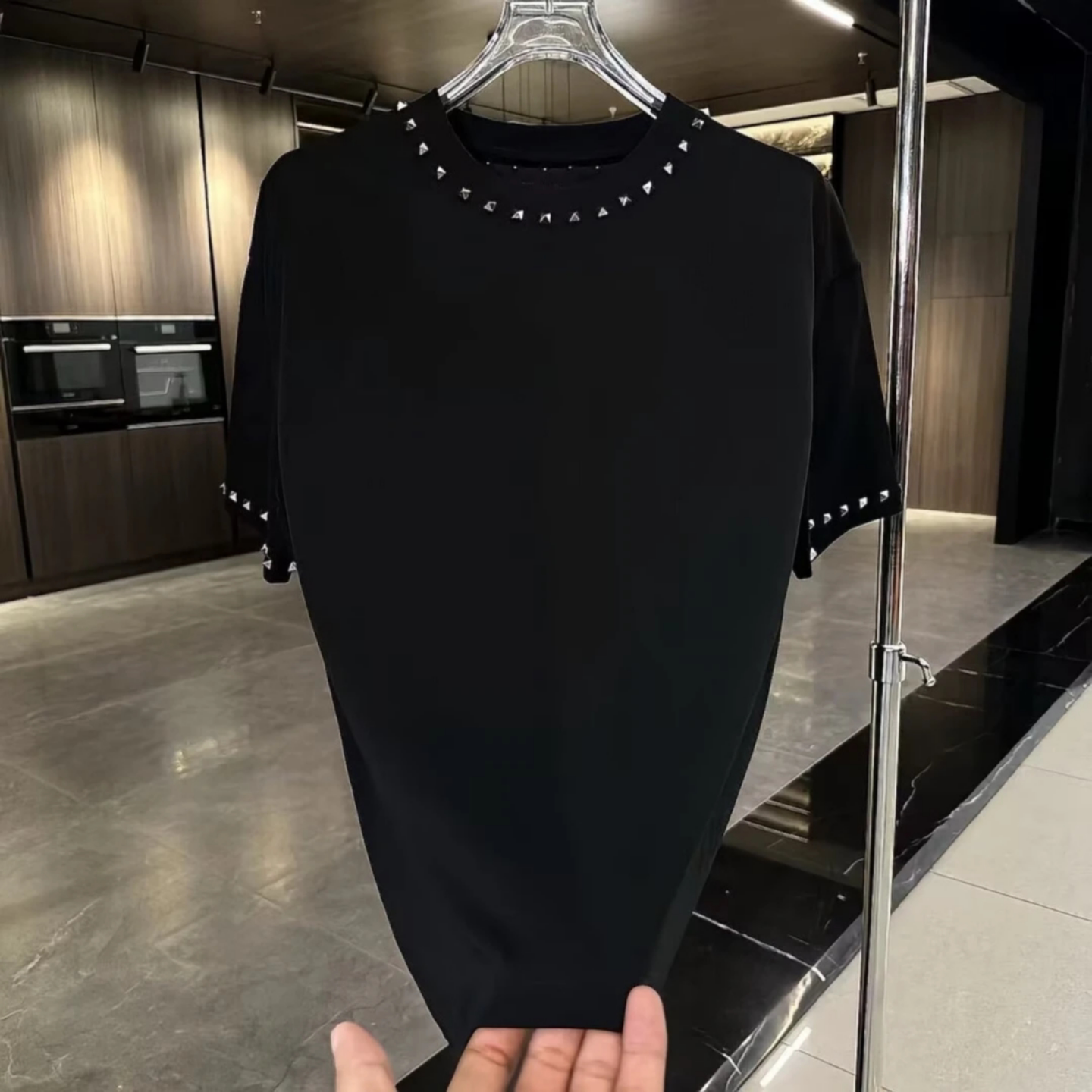 春季新款美式风铆钉短袖T恤男士纯色圆领套头个性百搭款潮男穿搭