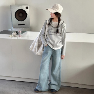 女童春装套装2026新款儿童时髦洋气春秋大童长袖卫衣牛仔裤两件套