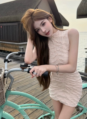 FAY【褶皱情书】夏季褶皱肌理感无袖针织包臀连衣裙