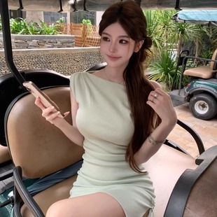 FAY【薄荷波曼】小众设计斜肩收腰抽绳褶皱小开叉针织连衣裙