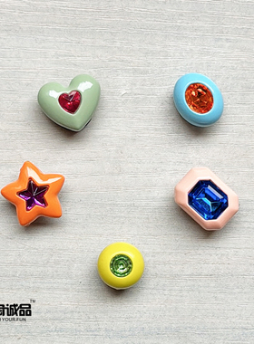 新款Crocs配饰正品洞洞鞋花 金属红色宝石镶嵌爱心鞋扣装饰卡骆驰