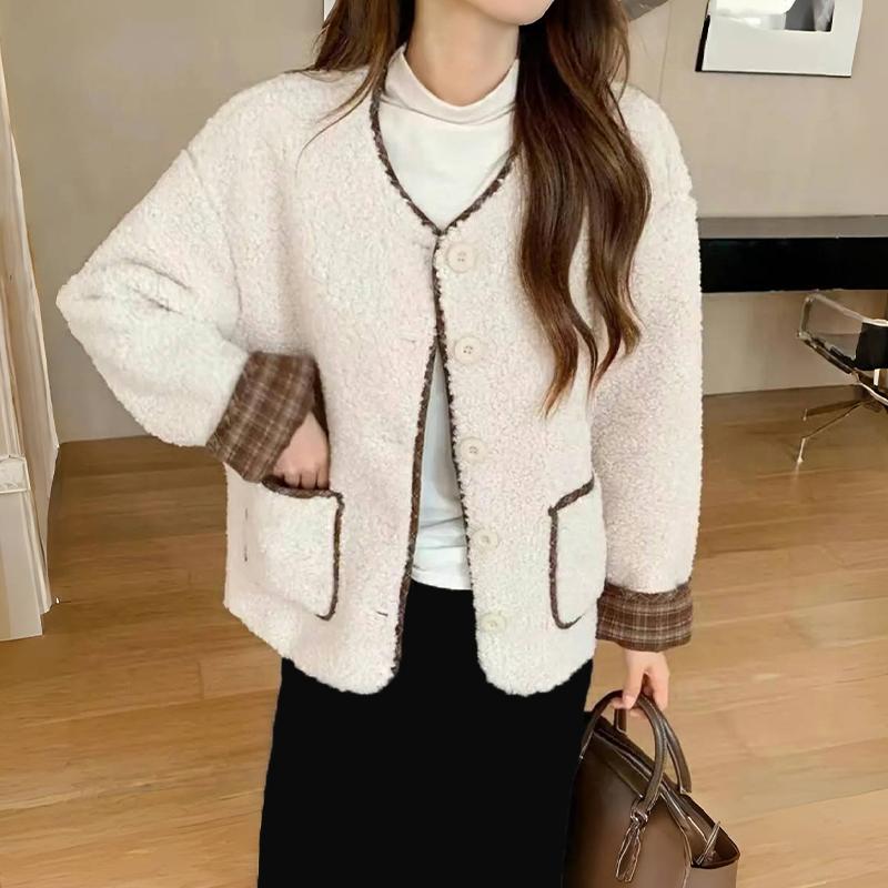 小香风口袋袖口拼接短外套