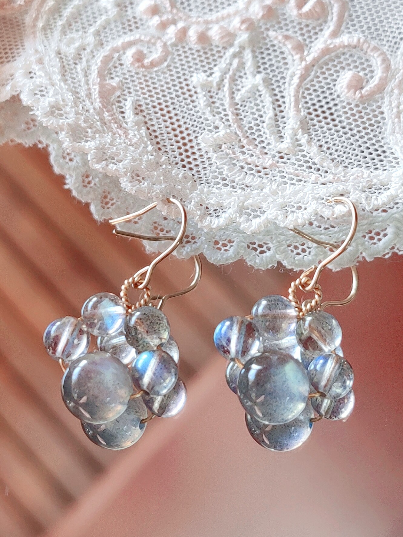 달콤한 애완동물 스타일 고양이 발톱 귀걸이 천연 딸기 크리스탈 월장석 귀걸이 슈퍼 슬리밍 둥근 얼굴에 적합 다용도 귀걸이