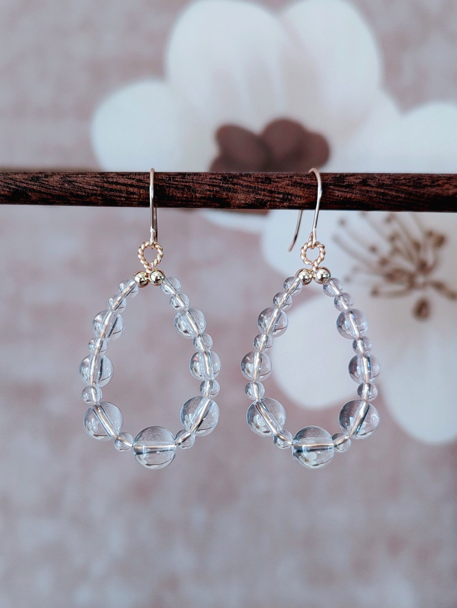 천연 크리스탈 귀걸이 투명한 화이트 크리스탈 귀걸이 심플하고 가볍고 고급스럽고 패셔너블한 귀걸이 틈새 기질과 높은 스타일 감각