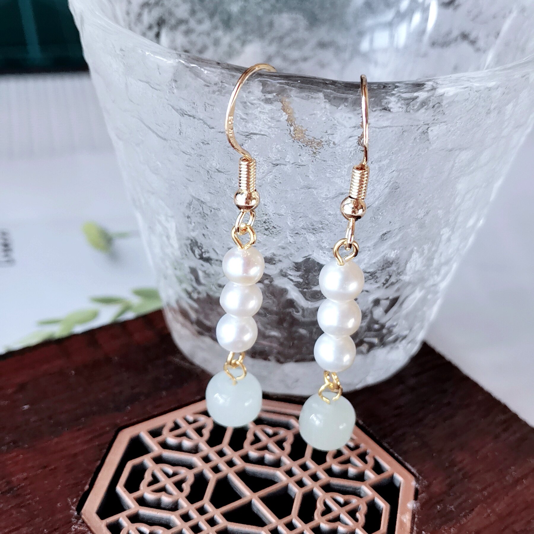 천연 HETIAN JADE 담수 진주 귀걸이 복고풍 절묘한 술 슈퍼 요정 귀걸이 14K 골드 채워진 귀걸이에 경의를 표합니다