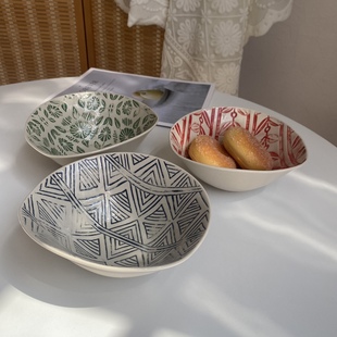 大厂订单日式前菜碟浅口碗陶瓷面碗家用复古手绘浮雕异形碗 微瑕