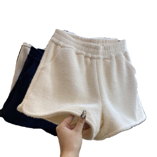 毛绒短裤女秋冬季新款加厚外穿a字裤配靴子的裤子小个子打底靴裤
