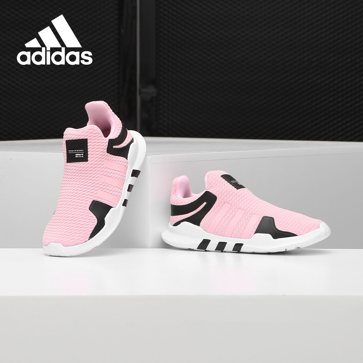 阿迪达斯儿童时尚休闲运动鞋