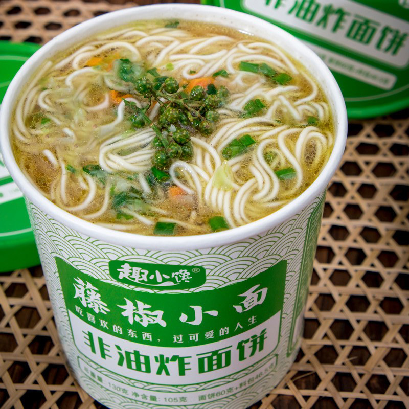 藤椒小面桶装泡面整箱非油炸方便面夜宵免煮速食即食夜宵花椒面条