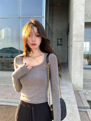 U领纯色显瘦打底衫弹力长袖上衣