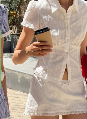 WEEKEEP 法式纯色翻领排扣花边短袖衬衫+低腰蝴蝶结包臀超短裙