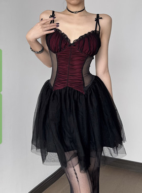 WEEKEEP 暗黑辣妹黑红色网纱拼接吊带连衣短裙性感修身收腰蓬蓬裙