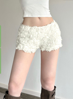 WEEKEEP 纯欲辣妹白色立体花朵低腰超短裤百搭紧身包臀显瘦热裤