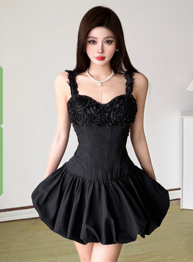 WEEKEEP 辣妹性感立体花拼接交叉系带花苞裙黑色收腰显瘦礼服短裙