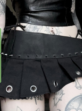 WEEKEEP 暗黑朋克风铆钉拼接鸡眼百褶裙街头百搭黑色低腰A摆短裙