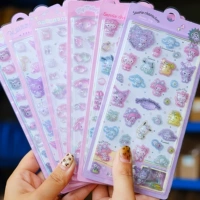 Наклейки на рельефу Санрио установили 6 фотографий