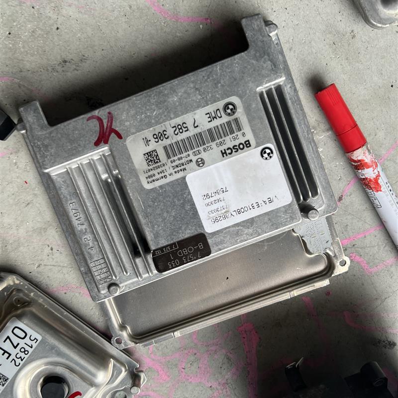 宝马7系 730 E66 X5 E70 发动机电脑板 DME7582306/0261209320