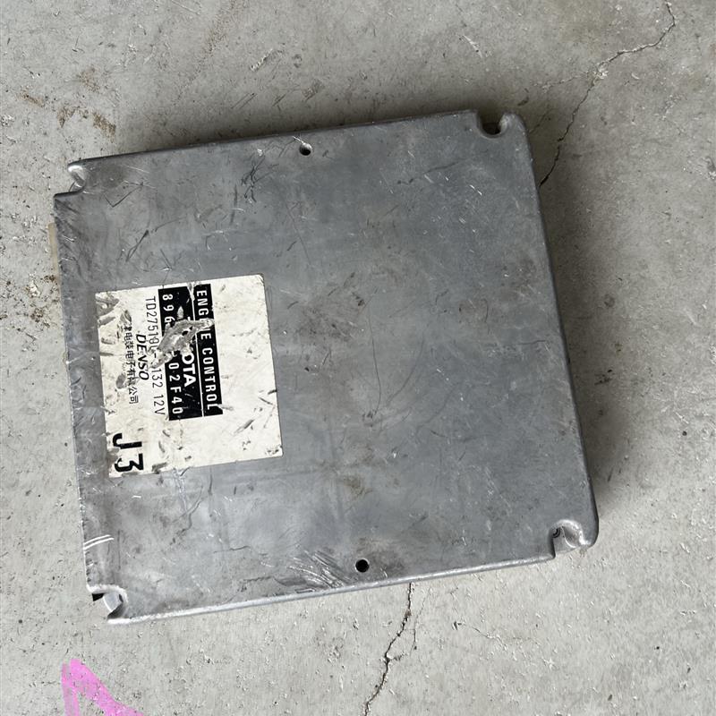 适用于丰老款花冠1.8自动挡发动机行车电脑板89661 02F40 02F30