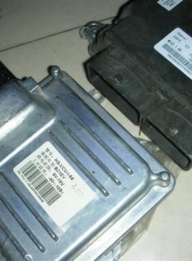 北京现代伊兰特悦动发动机电脑板 39106-26820、、26821原厂拆车