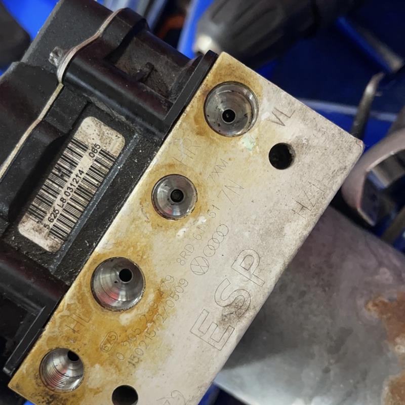 奥迪新老款A6LABS泵 A4L A8LQ7Q5 奥迪C7ABS泵 奥迪A6L防抱死总泵