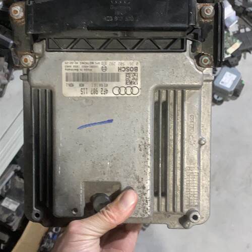 适用于奥迪A6L C6 2.0T发动机电脑板MED9.1/4F2910115G/4F2907115