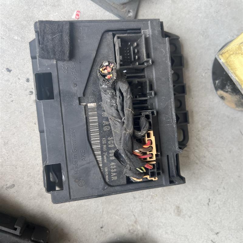 适用大众老迈腾舒适电脑控制模块防盗盒中控电脑板 3C0959433R/AR