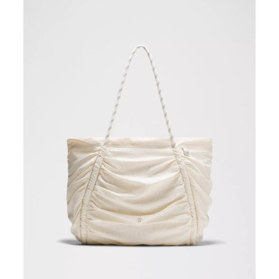 代购lululemon Ruched Tote Bag 24L单肩米白色简约运动休闲包