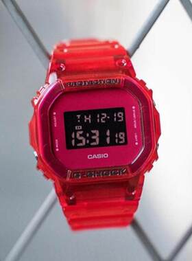 Casio卡西欧冰韧小方块伏特加联名红果冻透明运动手表DW5600SB-4