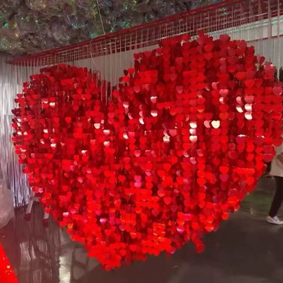 情人节氛围感爱心亮片装饰成品商场中庭活动氛围道具情侣拍照背景