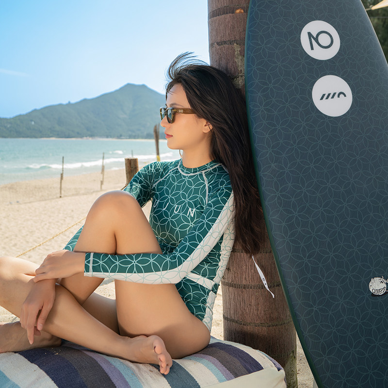 NuJune 连体泳衣女长袖防晒衣高级感速干冲浪服三角性感显瘦泳装