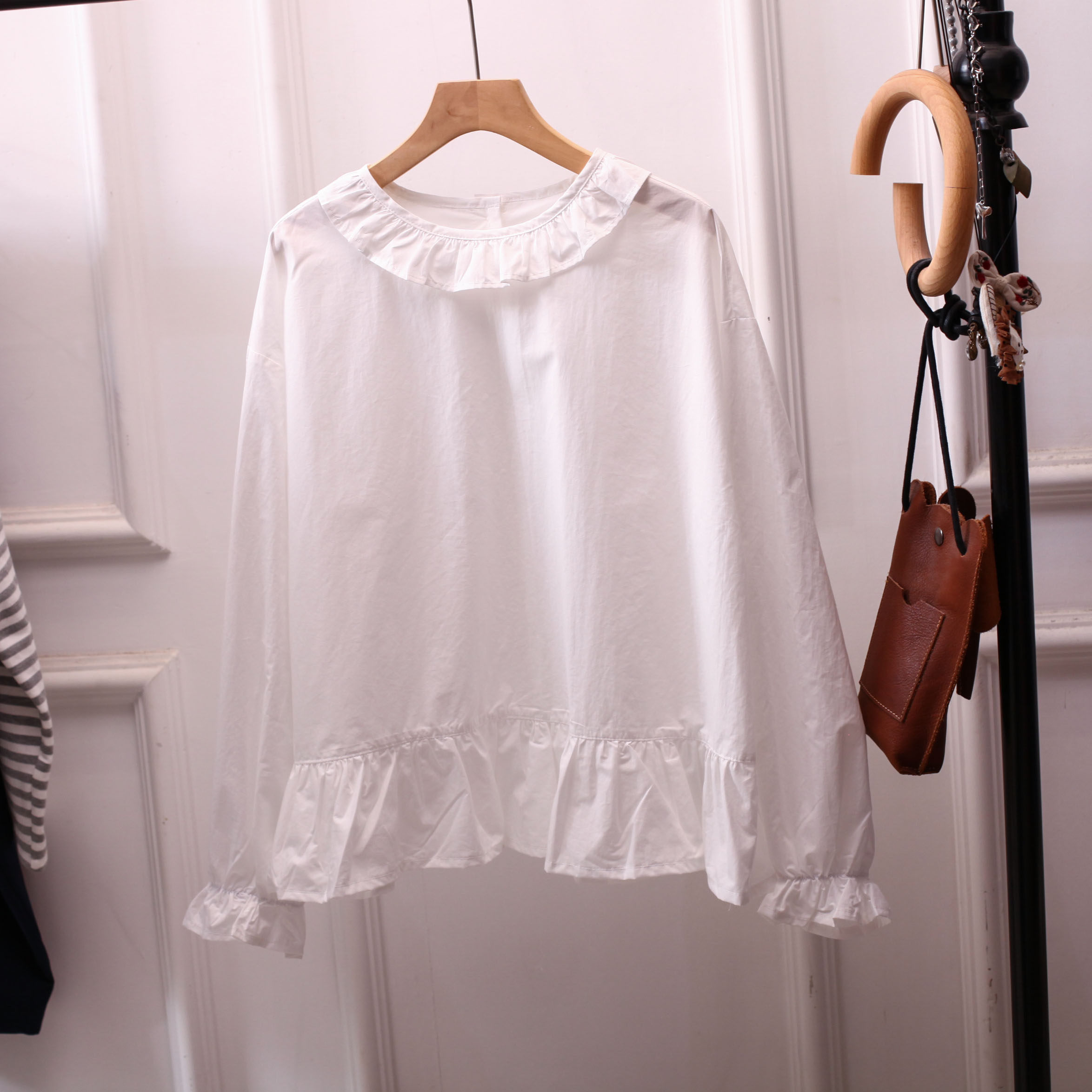 日系森女复古甜美花瓣领荷叶边长袖白衬衫宽松休闲百搭打底上衣胖