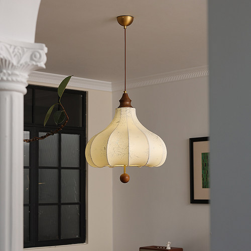 栗子法式中古卧室布艺吊灯复古花纹实木衣帽间餐厅吧台灯新款2025