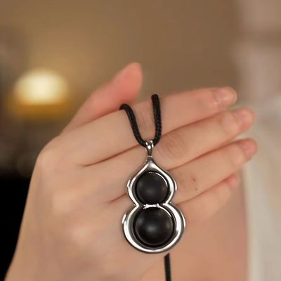 黑檀木葫芦项链高级感时尚大气复古秋冬长款毛衣链皮绳颈链配饰女