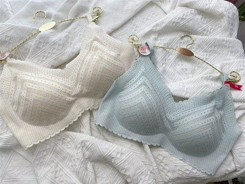 Обратная связь с модели благосостояния 36/80 ярдов, бюстгальтеры, собрались, чтобы забрать пару груди, отрегулировать нижнее белье и чистый склад без возврата