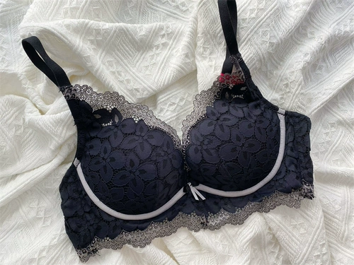 Обратная связь с модели благосостояния 36/80 ярдов, бюстгальтеры, собрались, чтобы забрать пару груди, отрегулировать нижнее белье и чистый склад без возврата