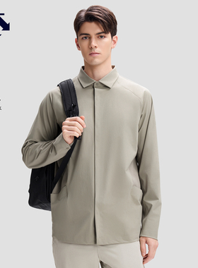 DESCENTE迪桑特DUALIS系列都市通勤一体织拼接设计防泼水男士衬衫