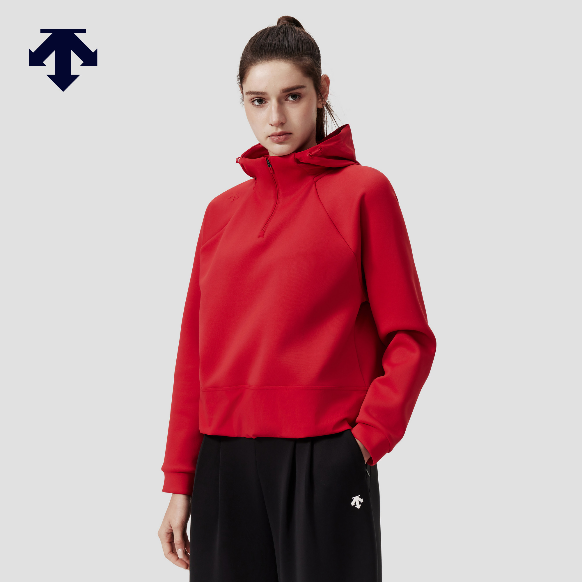 DESCENTE迪桑特WOMEN&rsquo;S TRAINING系列女士连帽半拉链卫衣