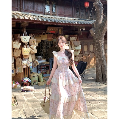 甜美收腰可爱小飞袖度假连衣裙