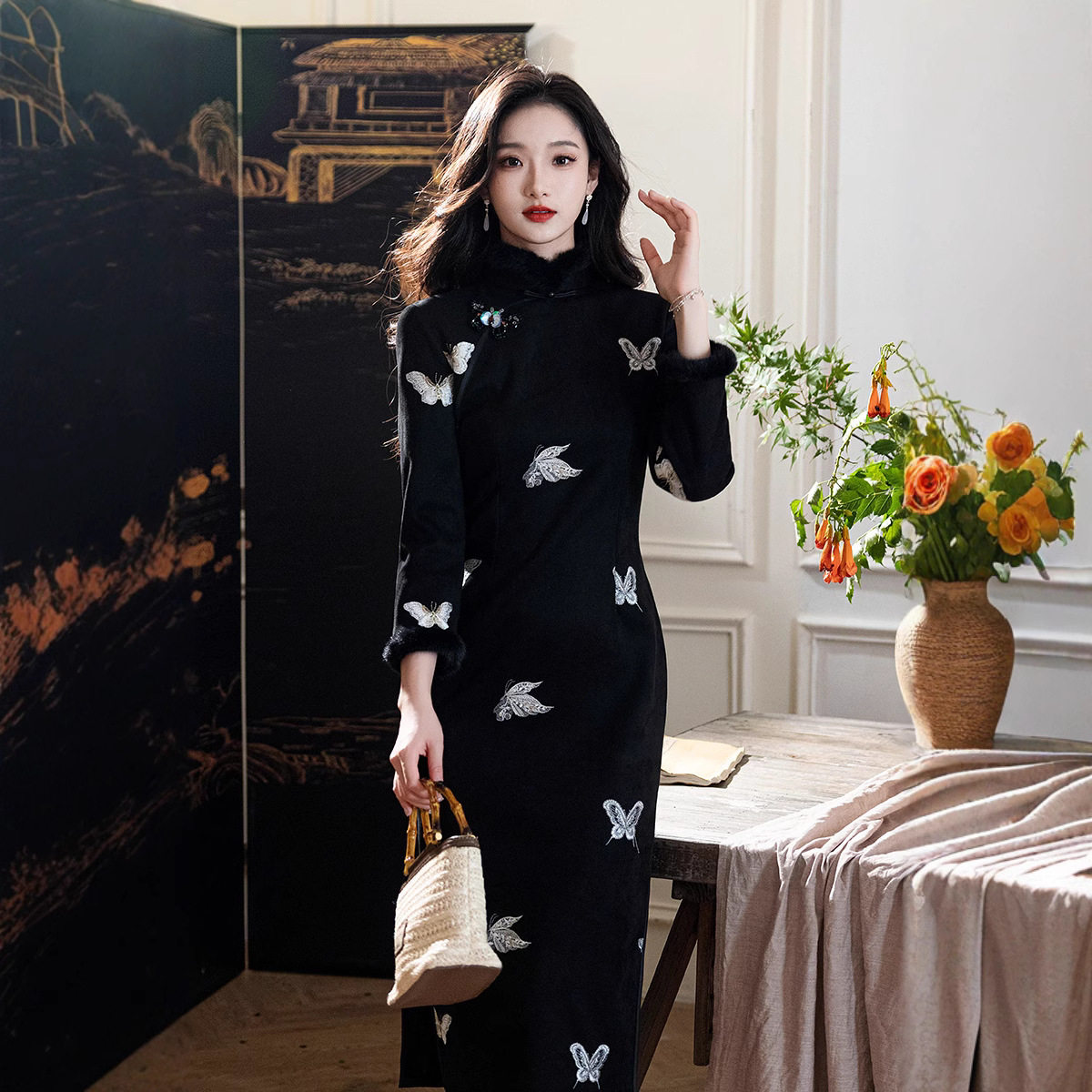 2026新款唐依恋蝴蝶刺绣旗袍冬季黑色旗袍女装中式长袖加厚麂皮绒