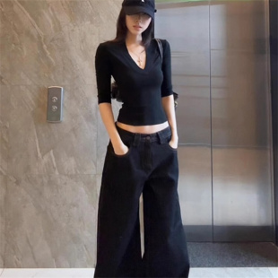 显瘦中袖 黑色七分袖 辣妹V领修身 T恤女士夏季 体恤上衣 出游穿搭美式