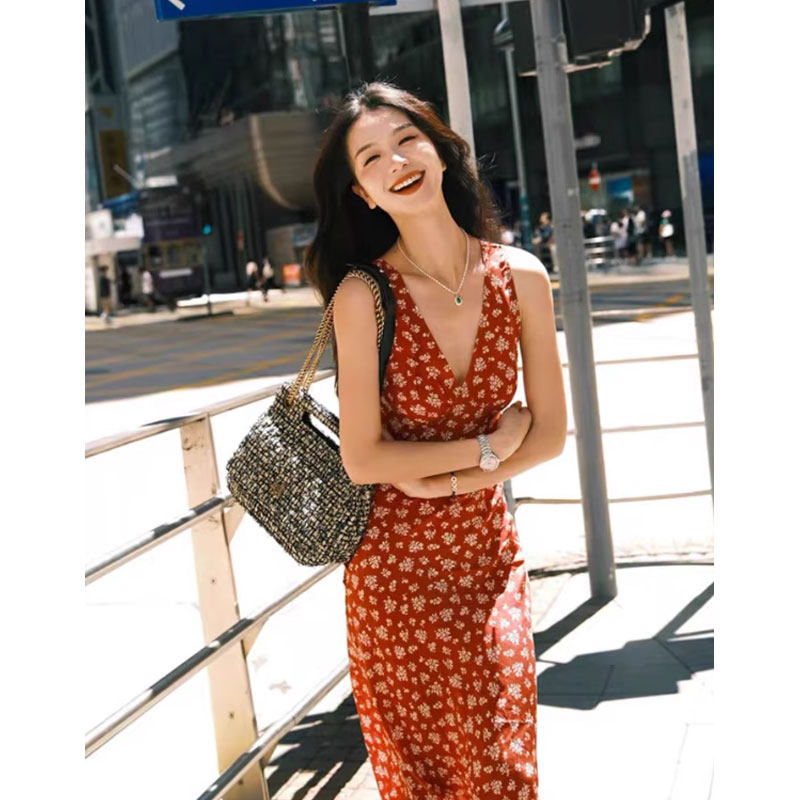 红色碎花吊带洋装女装夏季出游穿搭法式小个子气质V领气质长裙