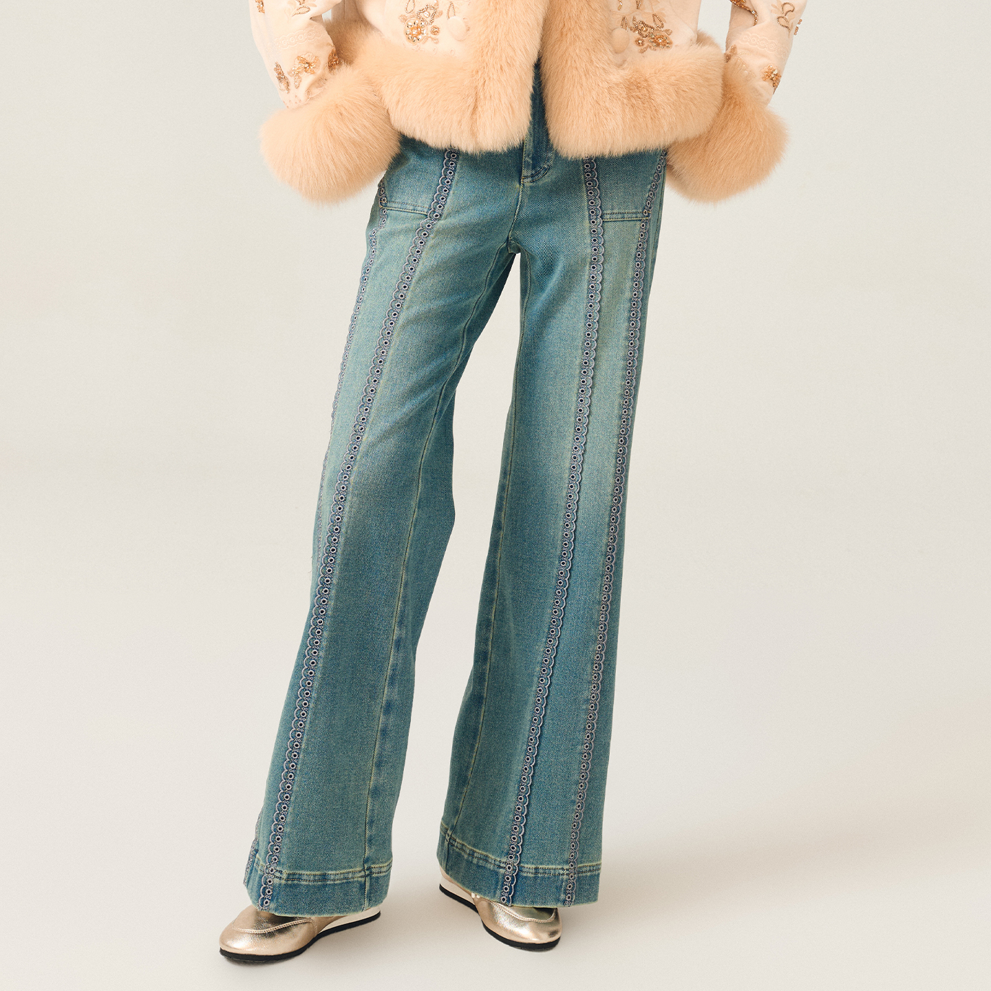 lefame拉飞姆2025冬季新款时尚波嬉千金风刺绣饰边牛仔裤休闲裤女