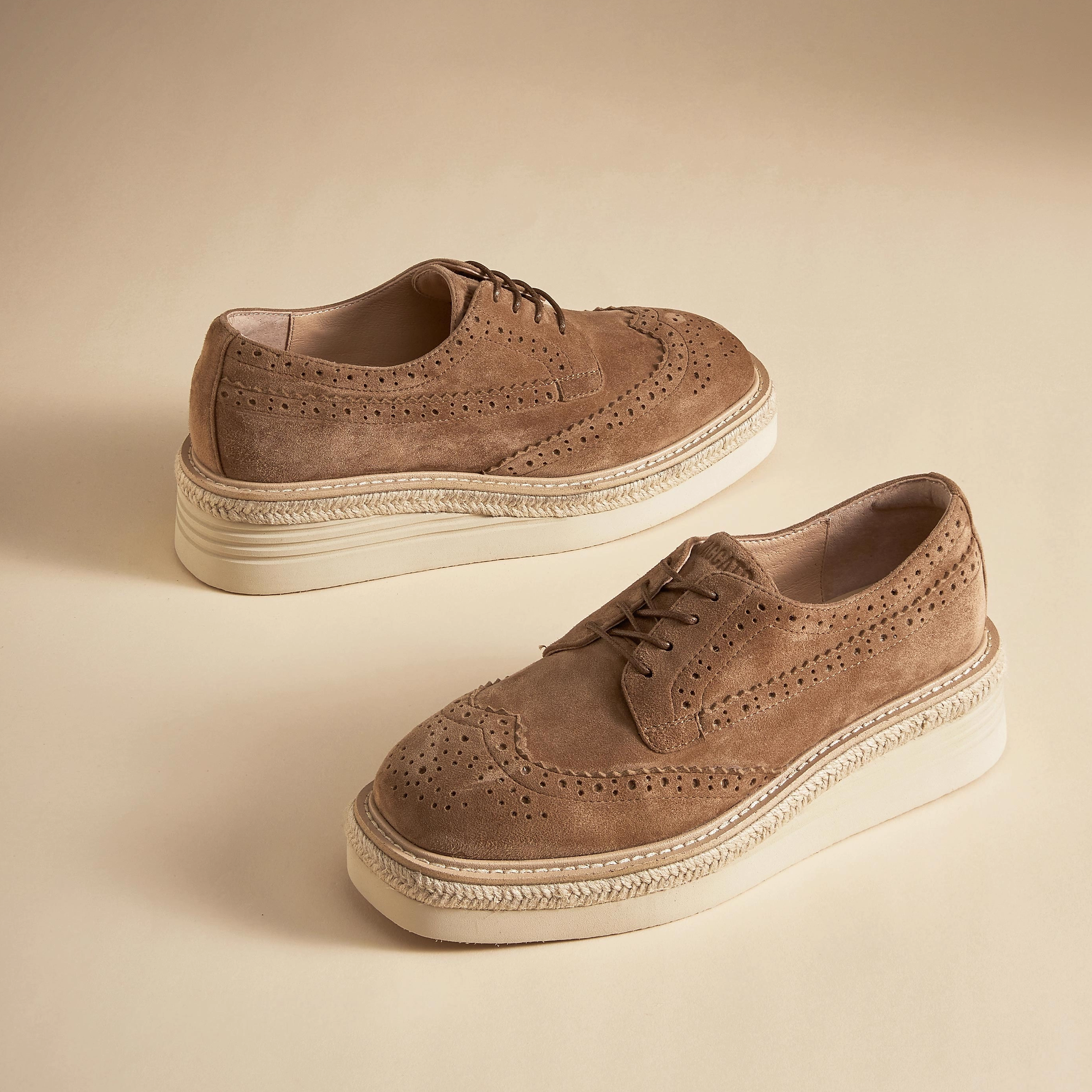 思加图2025秋季新款英伦风牛津鞋厚底增高深口鞋女单鞋H2273CM5