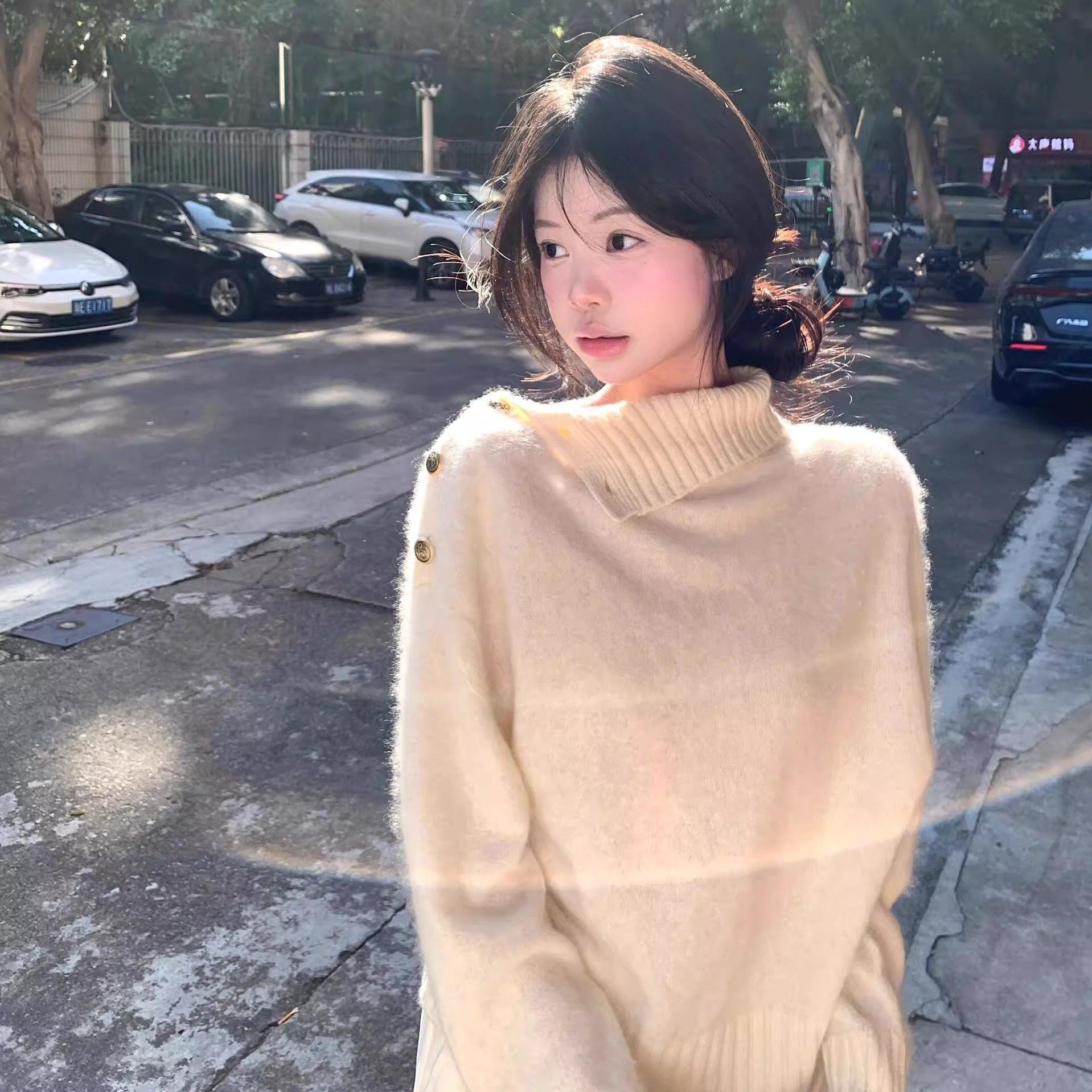 慵懒风高级设计感高领毛衣女秋冬宽松外穿软糯奶呼呼套头白色上衣