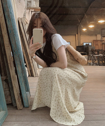 Slowand温柔甜美碎花吊带连衣裙